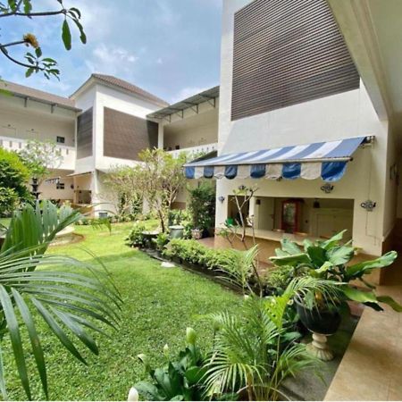 Hotel Roemah Moesi Medan Esterno foto