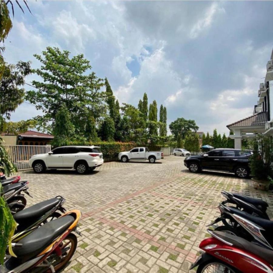 Hotel Roemah Moesi Medan Esterno foto