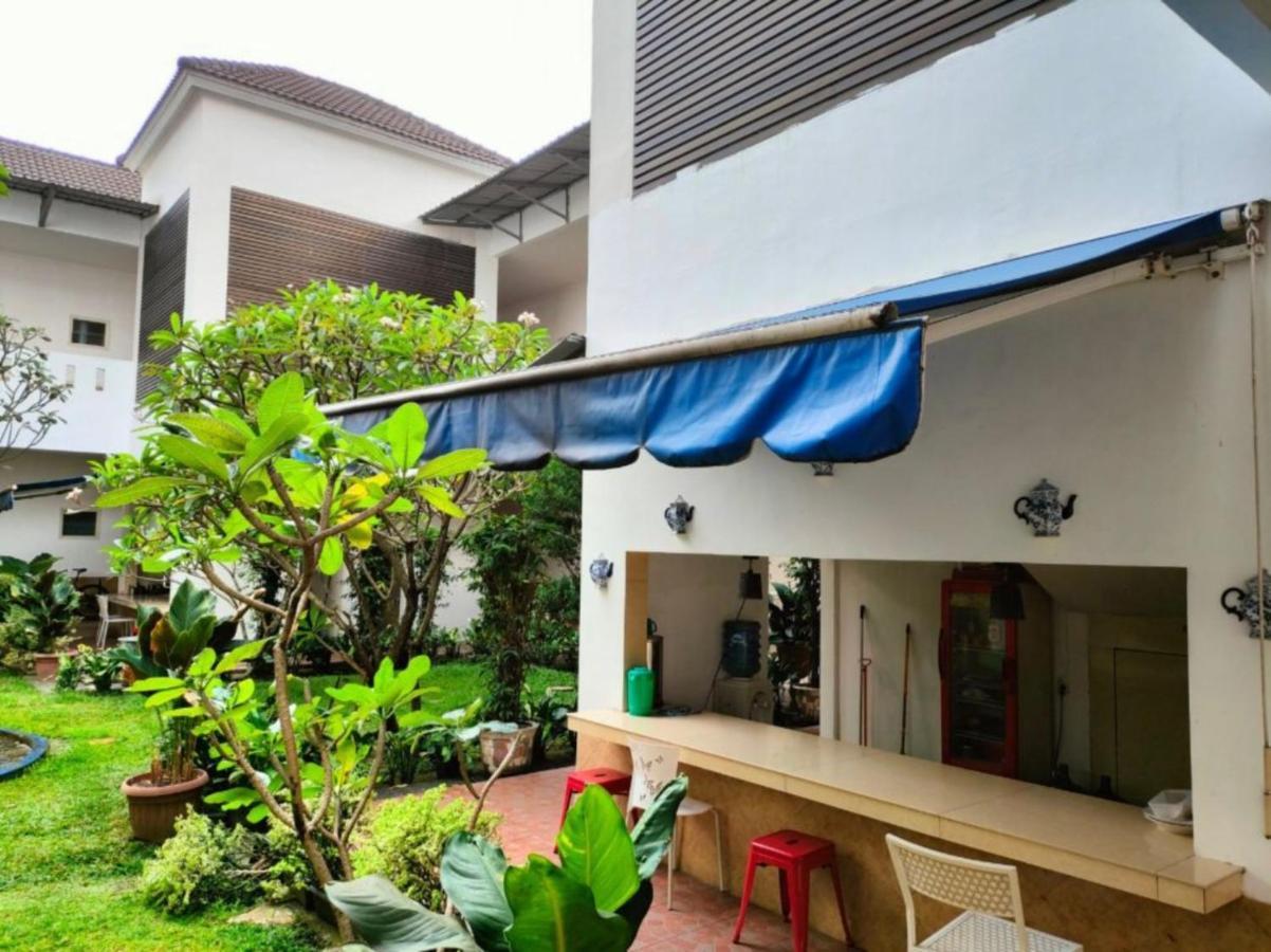 Hotel Roemah Moesi Medan Esterno foto