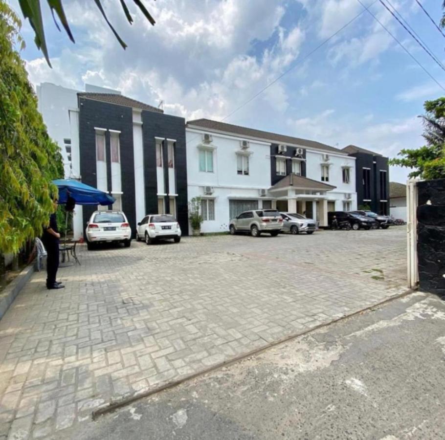 Hotel Roemah Moesi Medan Esterno foto