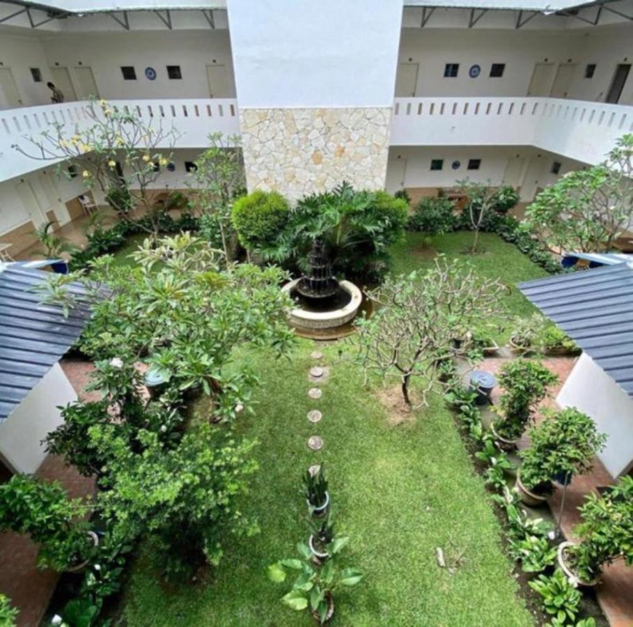 Hotel Roemah Moesi Medan Esterno foto