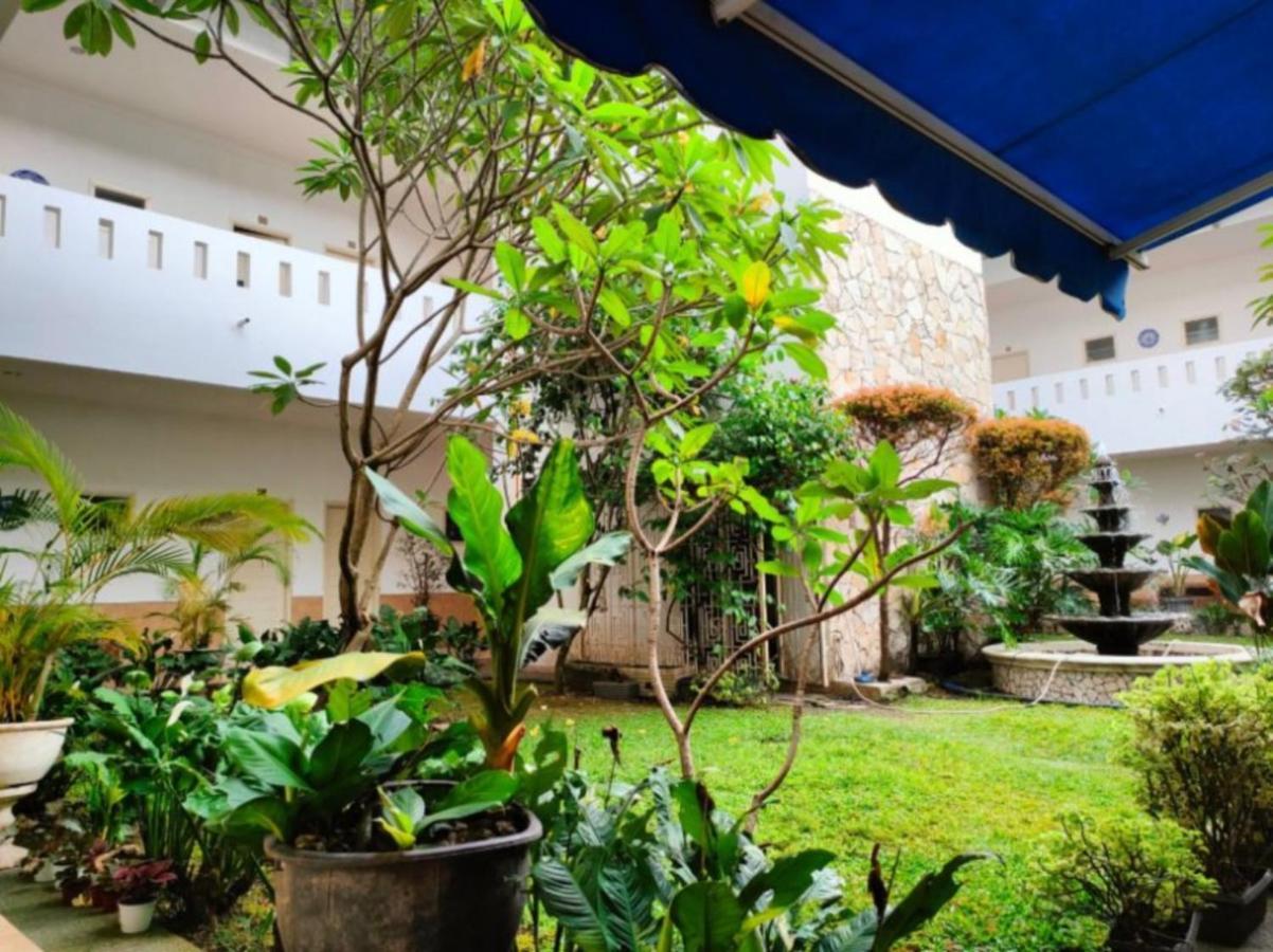 Hotel Roemah Moesi Medan Esterno foto