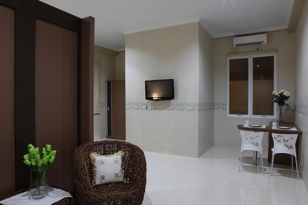 Hotel Roemah Moesi Medan Esterno foto
