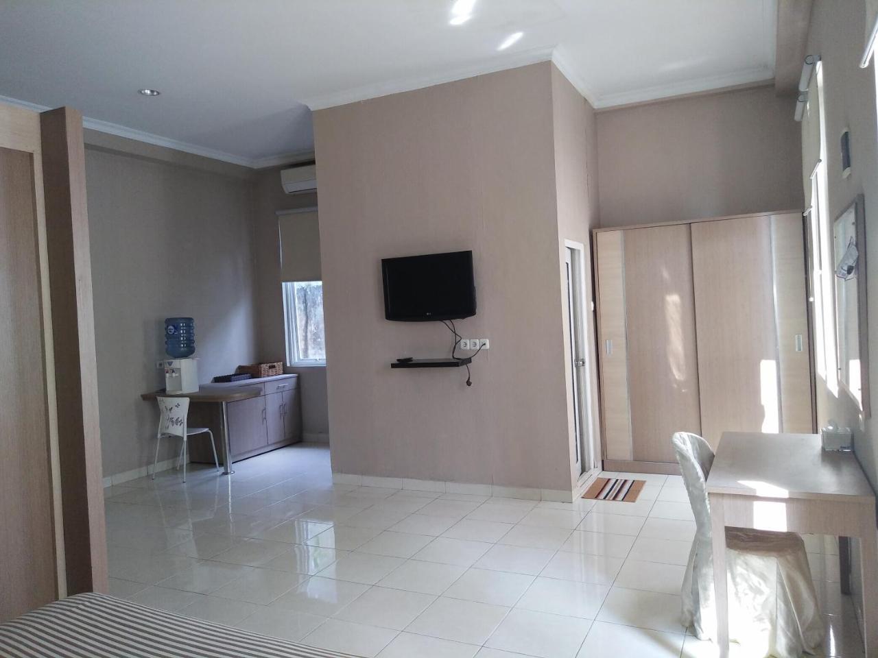 Hotel Roemah Moesi Medan Esterno foto